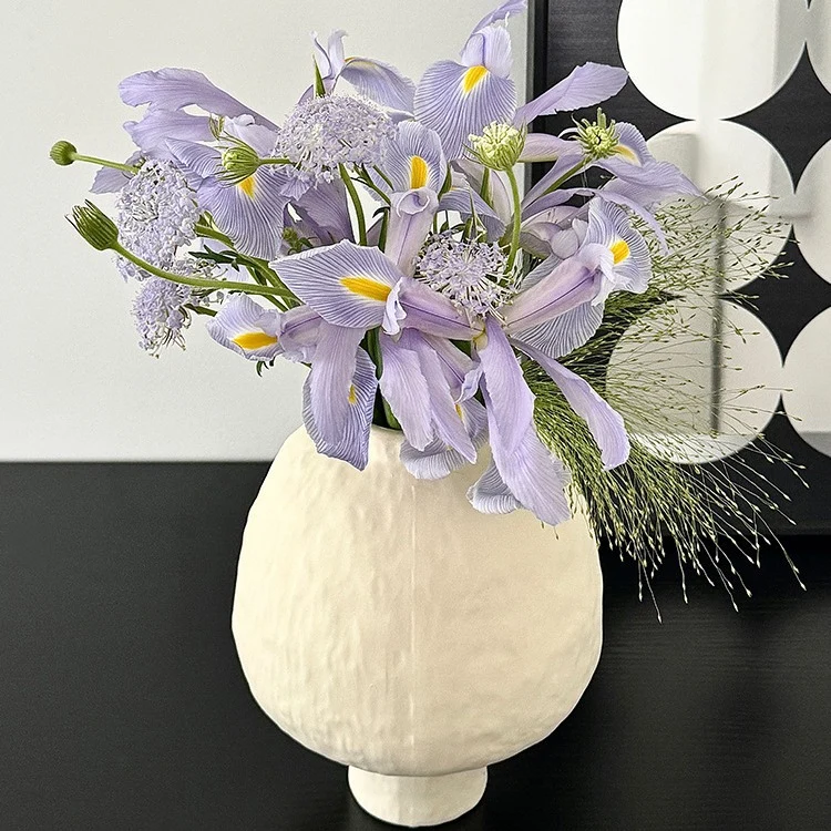 Künstlerische strukturierte Vase