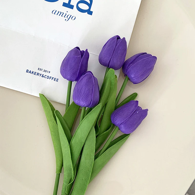 Realistische künstliche Tulpenstrauß