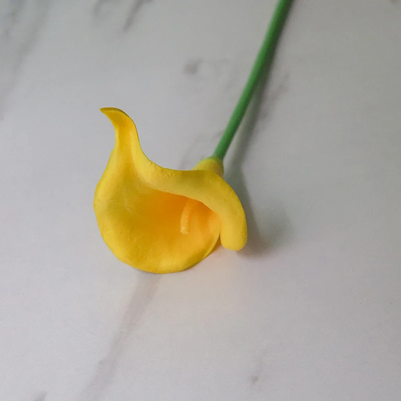 Realistische dekorative Calla-Lilie-Stängel