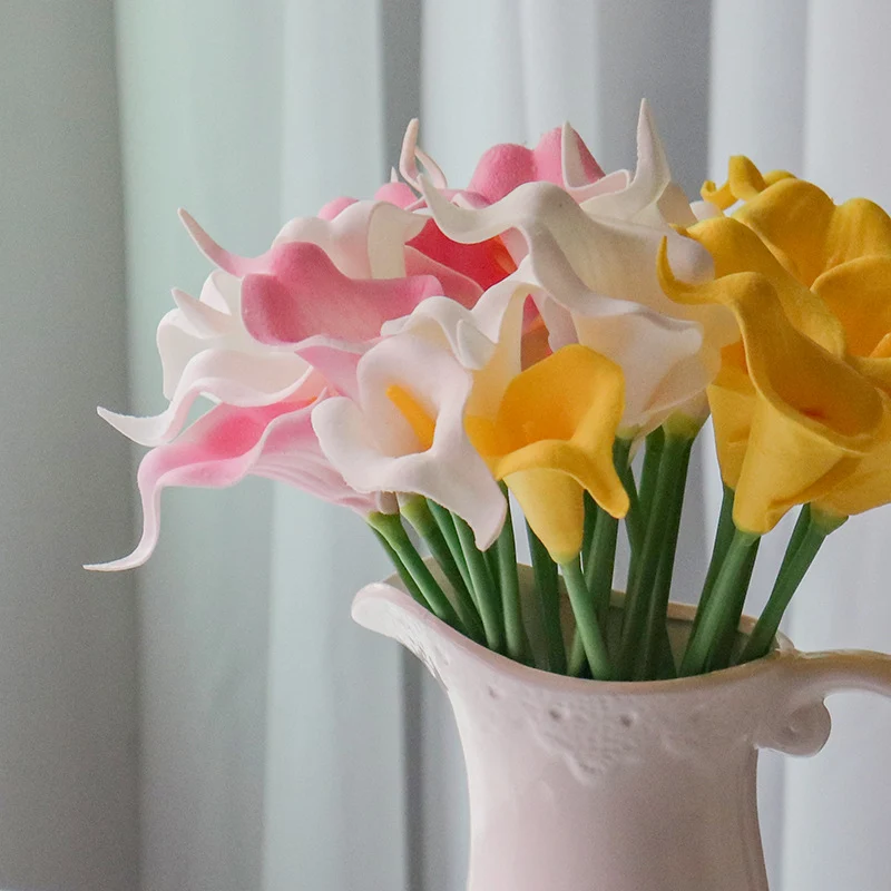 Realistische dekorative Calla-Lilie-Stängel