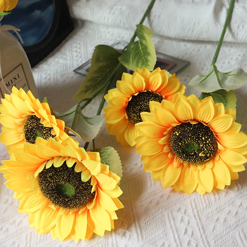 Lebensechter Sonnenblumenstiel