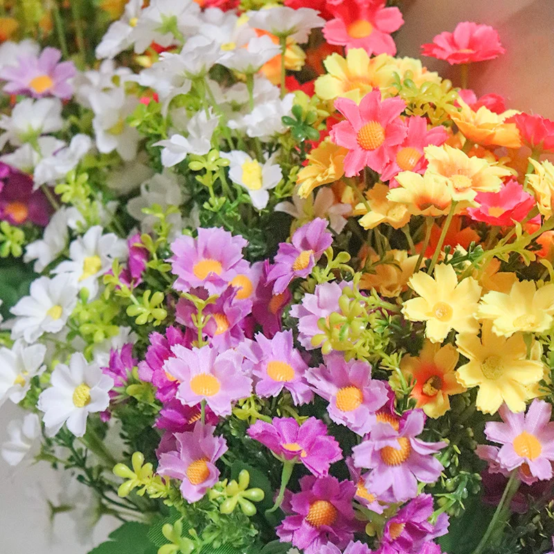 Lebensechter Blumenstrauß