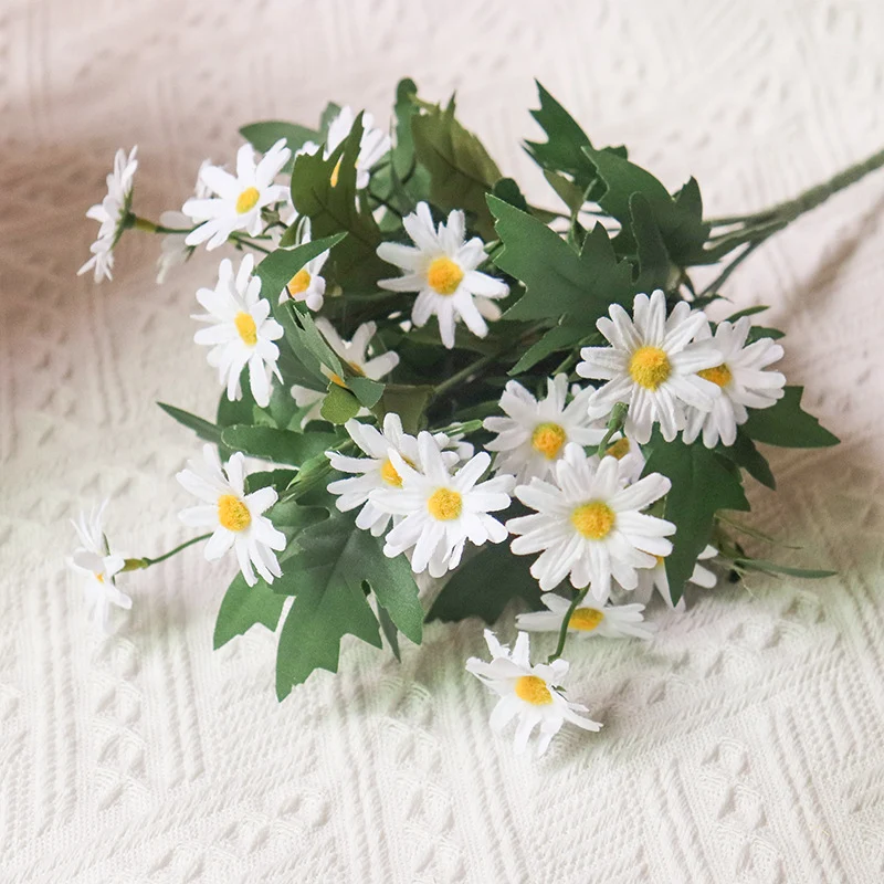 Lebensechter Blumenstrauß