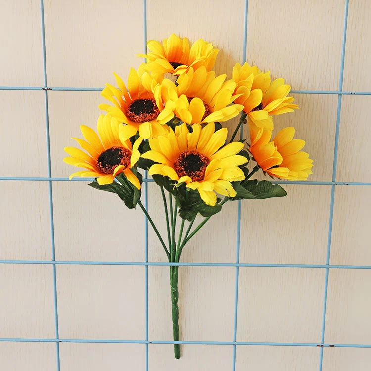 Lebensechter Blumenstrauß