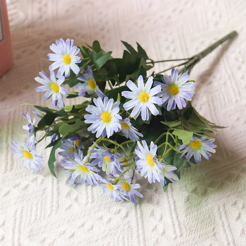 Lebensechter Blumenstrauß