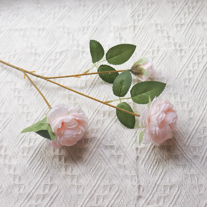 Elegante künstliche Rosenstängel