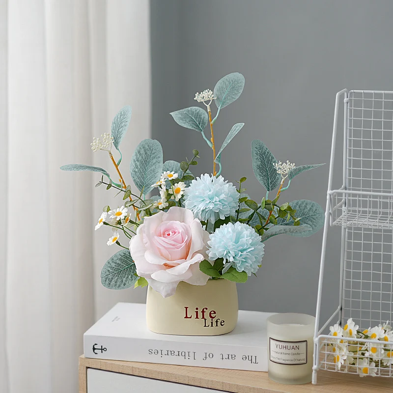 Dekorativer Blumenstrauß