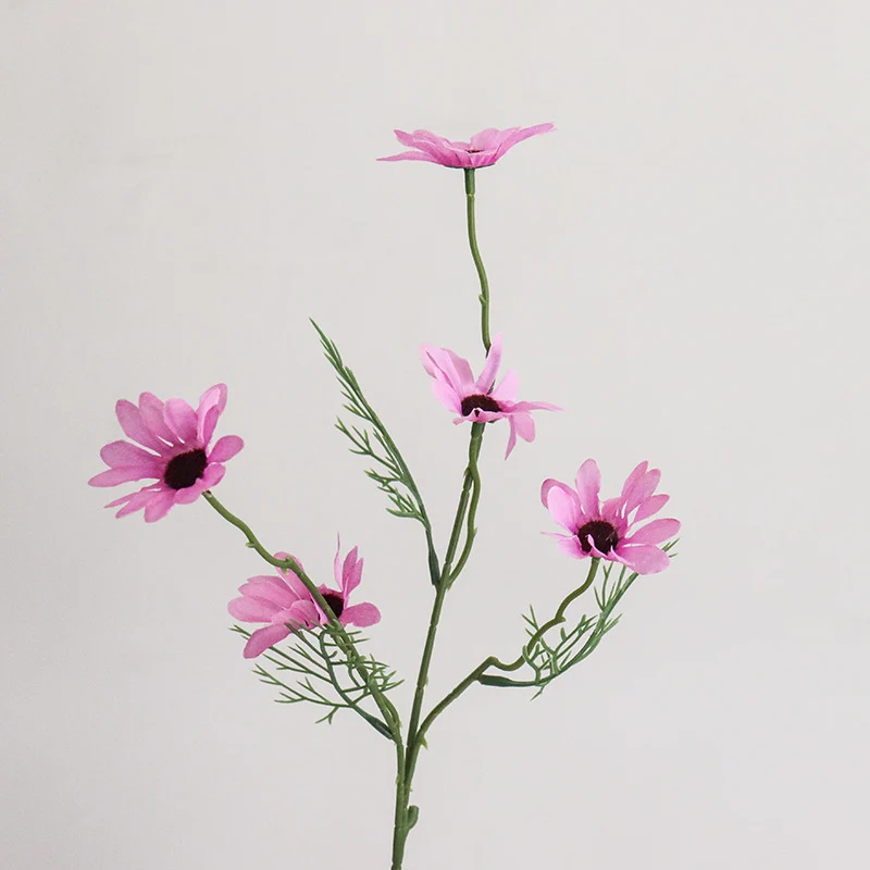 Dekorative Blumenarrangement für die Innenanzeige