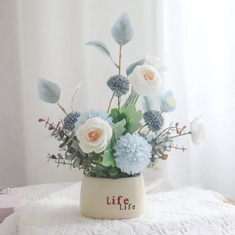 Dekorative künstliche Blumenarrangement
