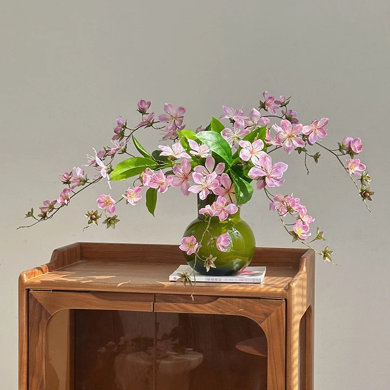 Realistische Orchideenblütenstängel