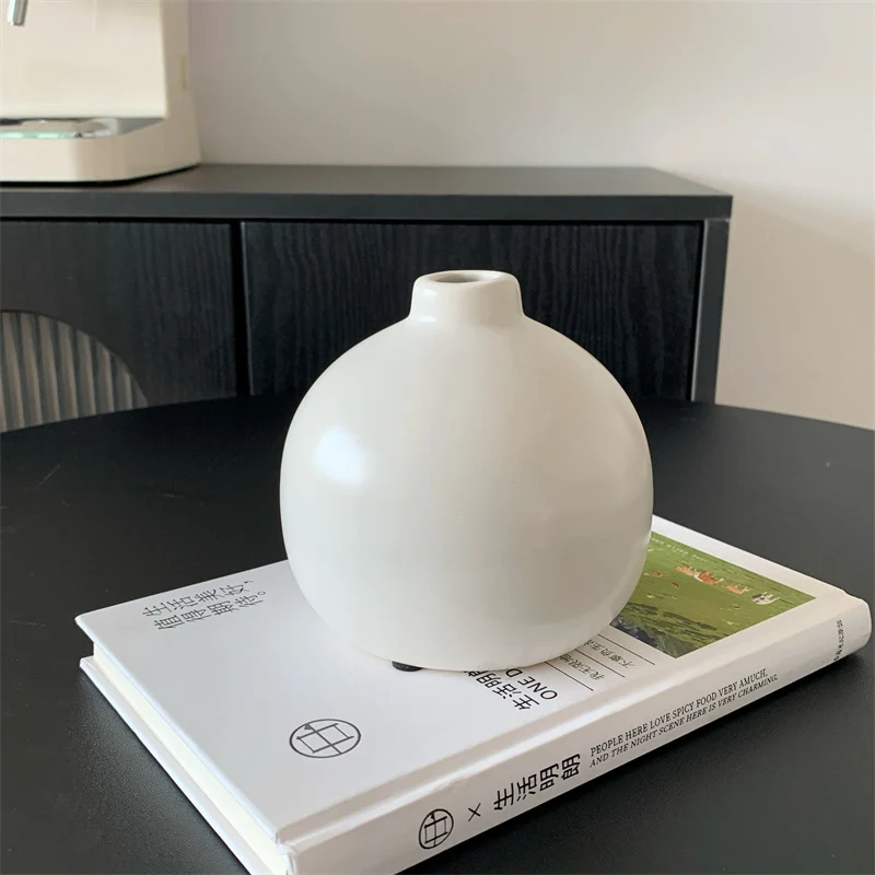 Minimalistische Keramikvase