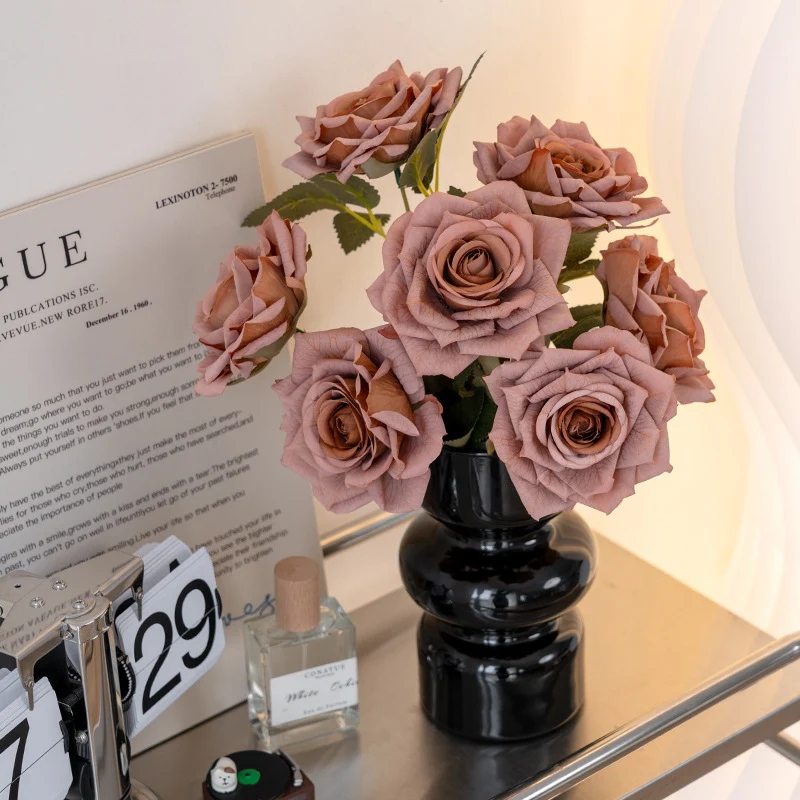 Faux Rosenblumenarrangement