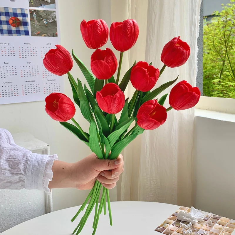 Dekorativer Tulpen-Bundle