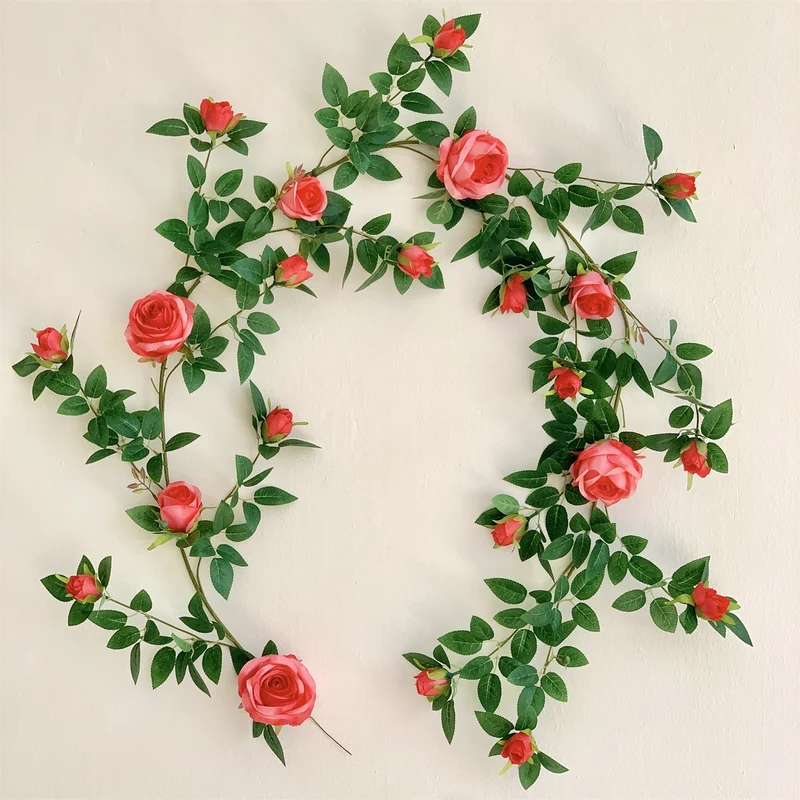 Dekorativer Blumen-Wandgirlande