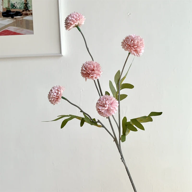 Dekorativer Blumenspross für die Wohnkultur-Darstellung