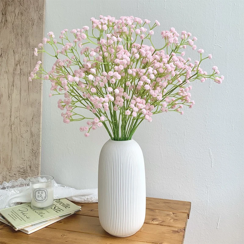 Dekorativer Floralstielstrauß für die Heimdekoration