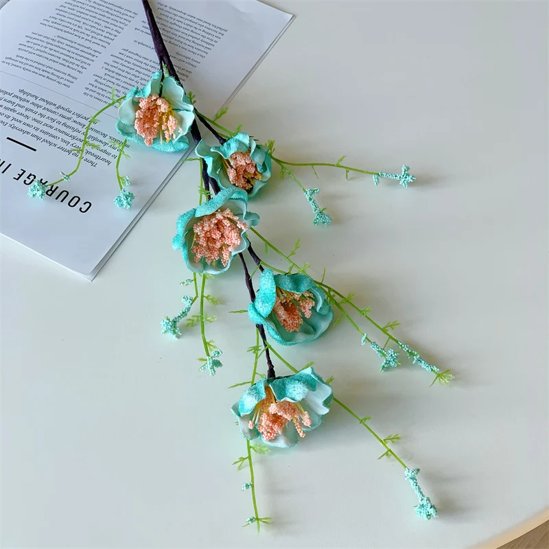 Dekorative Blumenstrauß für die Innenraumdekoration