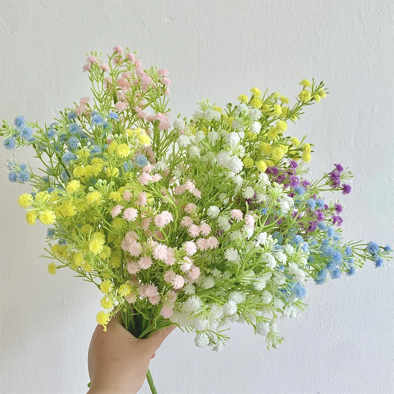Dekorativer Kunstblumenstrauß