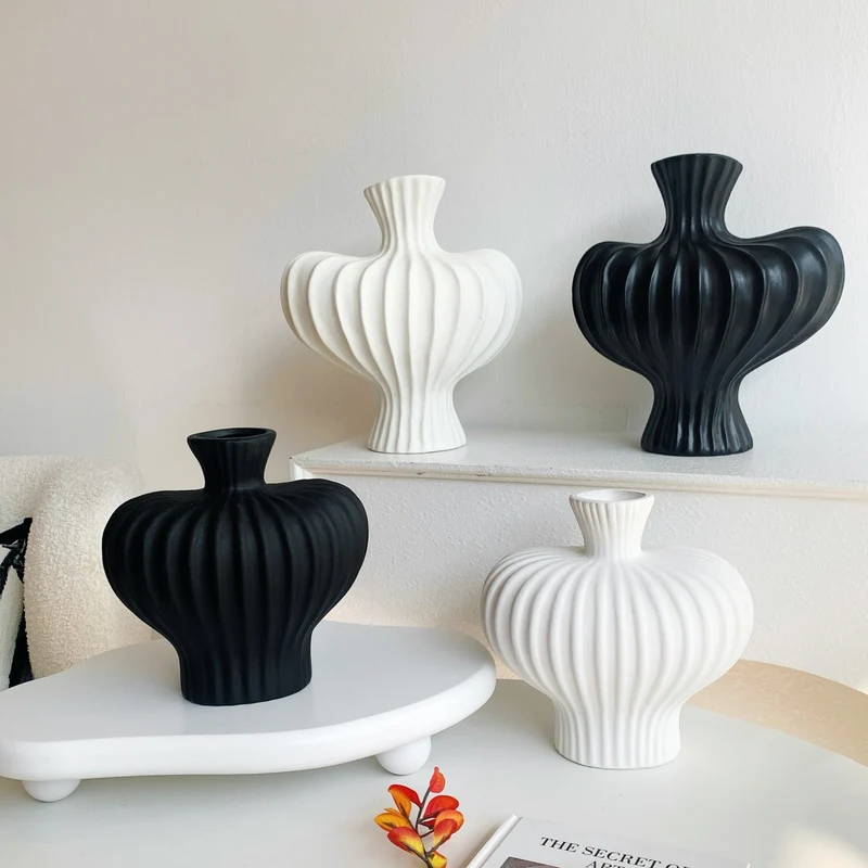 Künstlerische Keramikvase