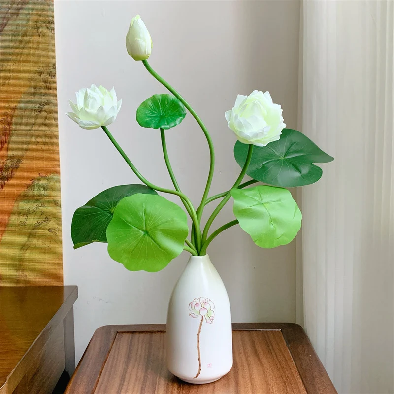 Künstliche Lotusblumenarrangement