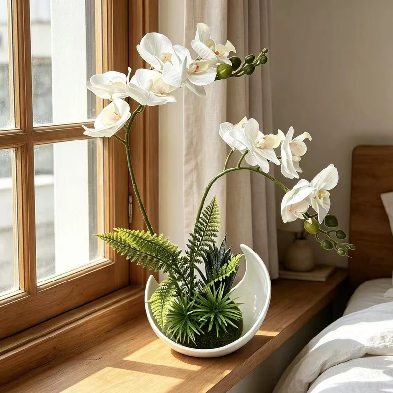 Lebensechte Orchideearrangement für den Innenbereich