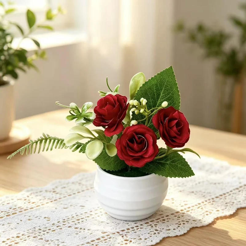 Lebensechte Blumenarrangement in dekorativem Topf für die Wohnkultur