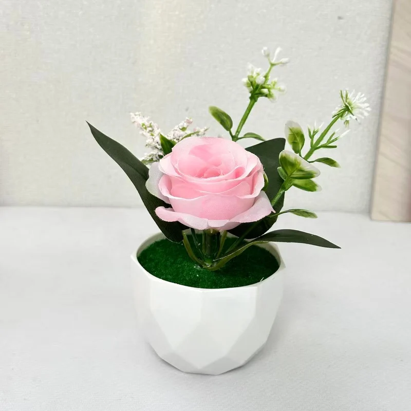Dekorative Blumenarrangement für die Wohnkulturanzeige