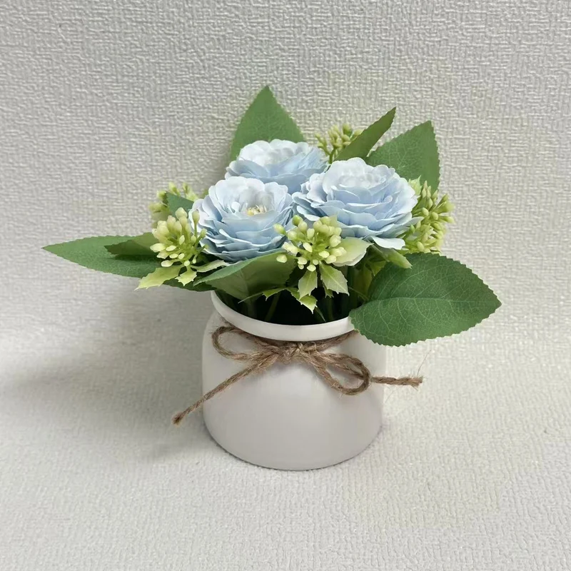 Dekorative Blumenarrangement für die Inneneinrichtung