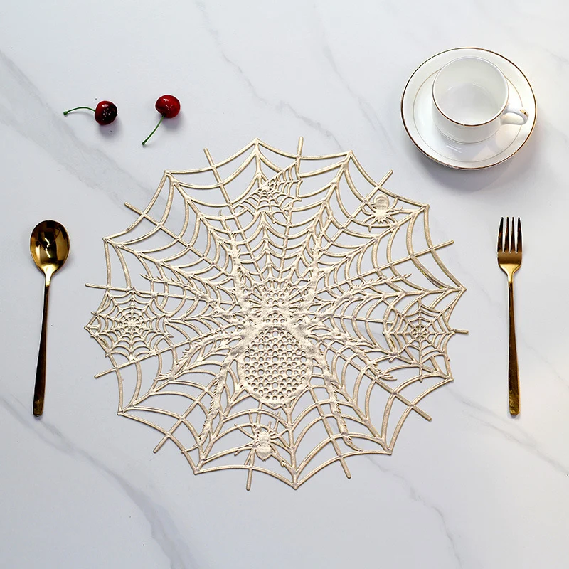 Filigrane Halloween-Tischdekoration Spinnennetz-Platzset aus flexiblem Kunststoff