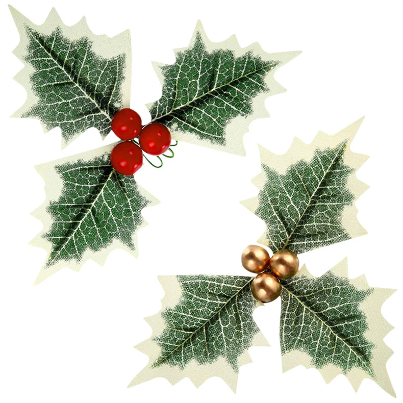 Dekorative Weihnachtsmistelzweige mit goldenen Beeren