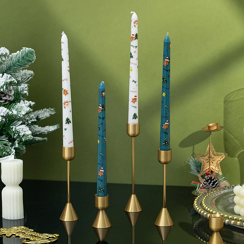 Dekorative Weihnachtskerzen