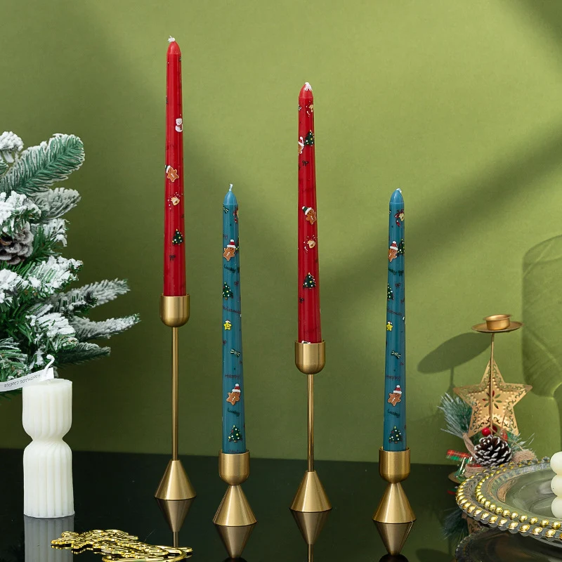 Dekorative Weihnachtskerzen