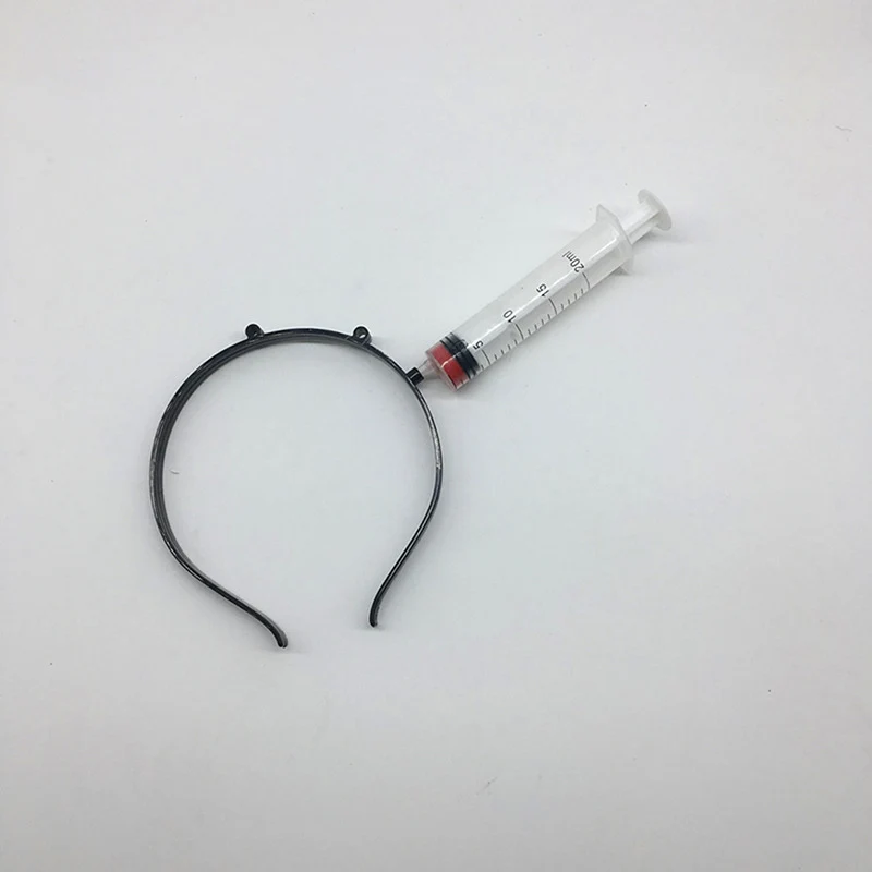 Kreatives Haarband im Werkzeugdesign