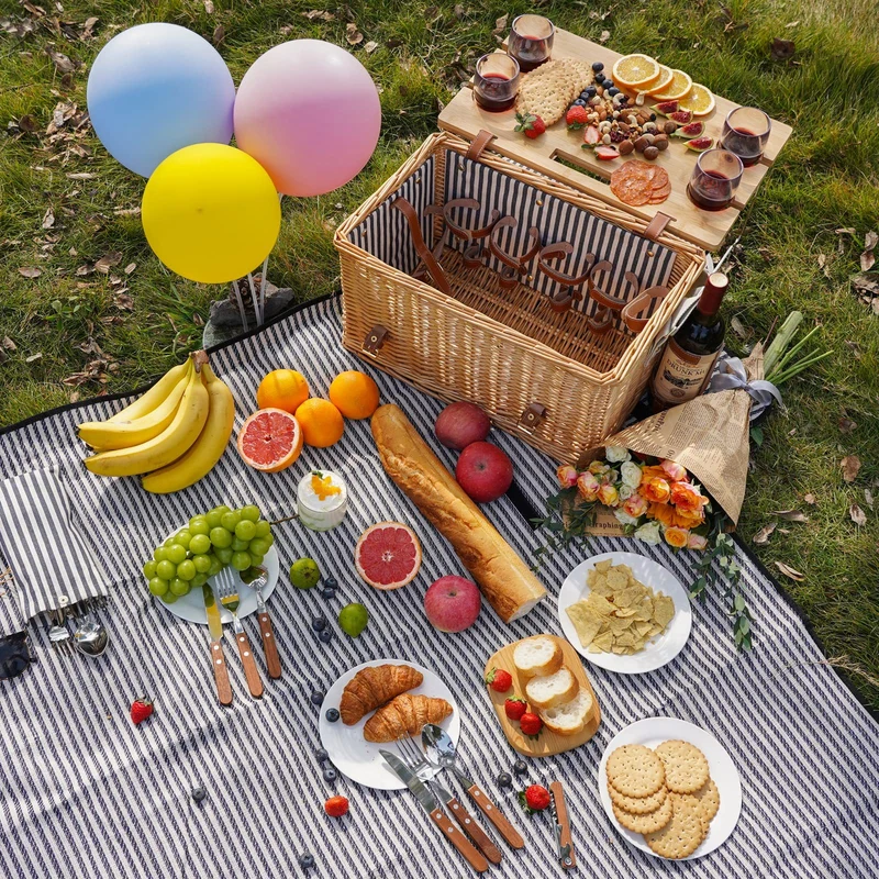 Eleganter Weiden-Picknickkorb mit isoliertem Fach Karnz