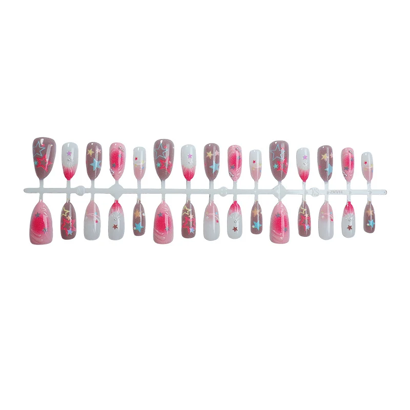 Sternenförmige schicke Press-On Nail Art