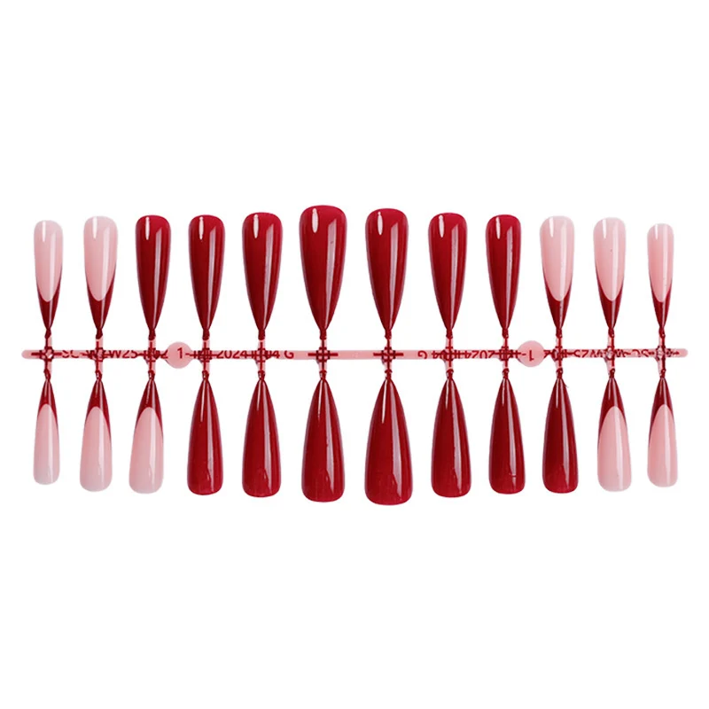 Scharfe spitze Press-On Nagelkunst Set