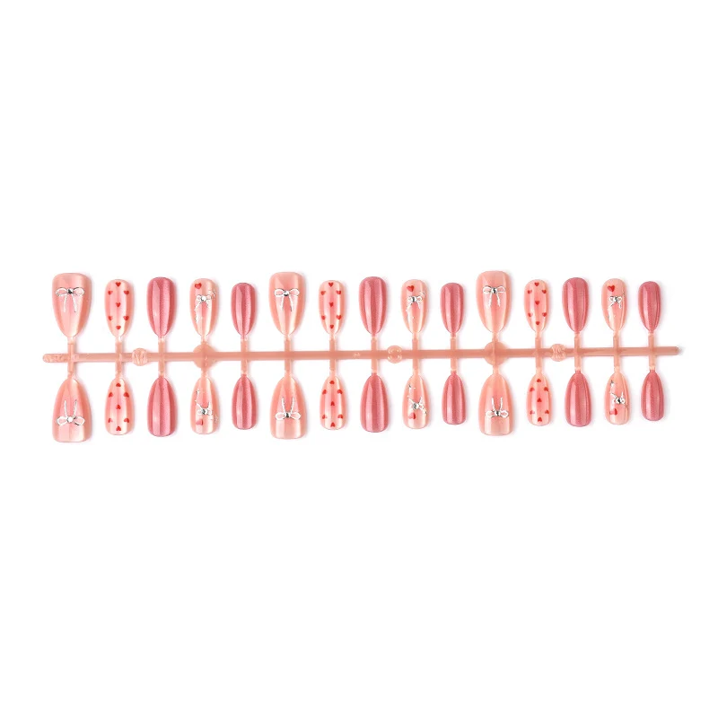 Romantisches Herz-Themen Press-On Nagelset