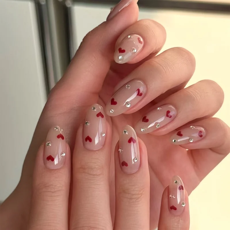 Romantische Herz-Themen Press-On Nagelkunst