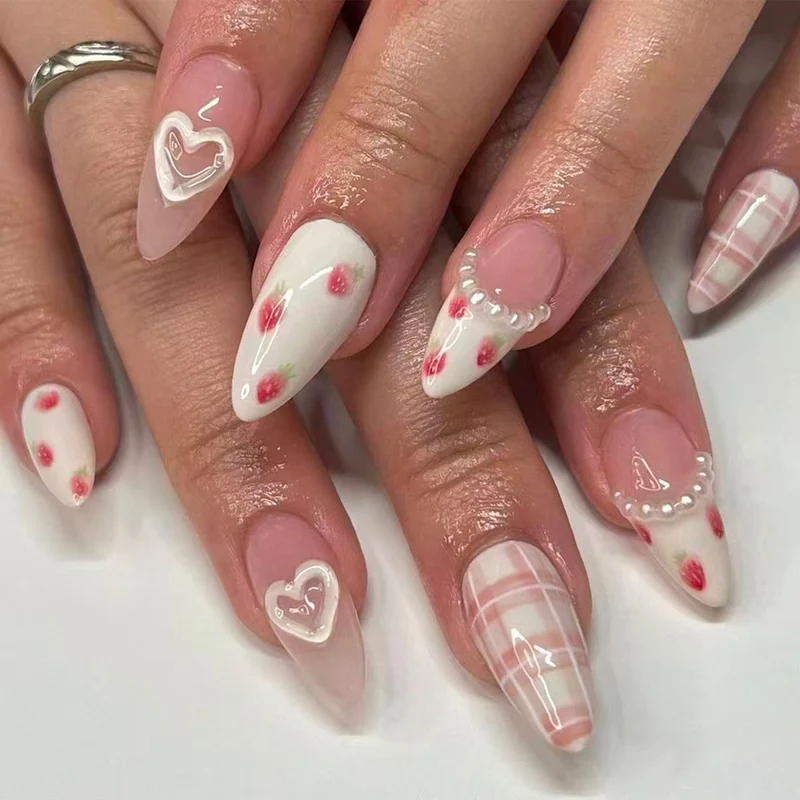 Romantisches Blumiges Press-On Nagelkunst Set