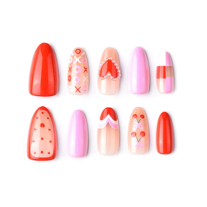 Herz-inspirierten künstlerischen Press-On-Nagelkunst