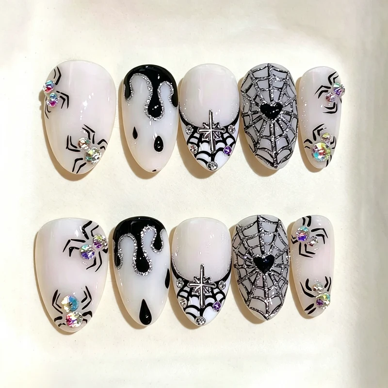 Halloween-Themed Press-On Nail Art Set mit Spinnennetz- und Gespensterdesign