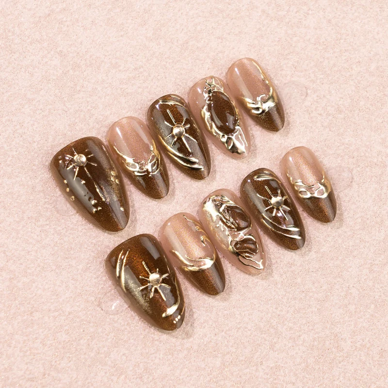 Glamorous Press-On Nagelkunst Set mit goldenen Akzenten