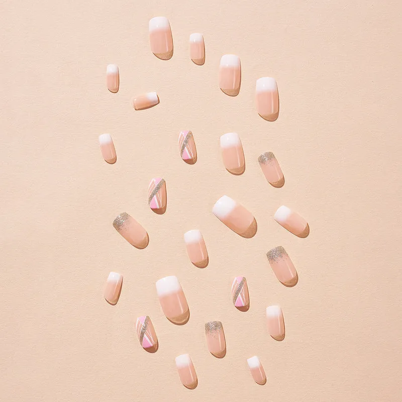 Glamouröses French Tip Press-On Nagelkunst Set