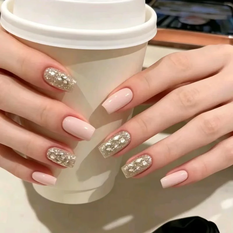 Glamouröse Acryl-Nagelkunstverlängerungen