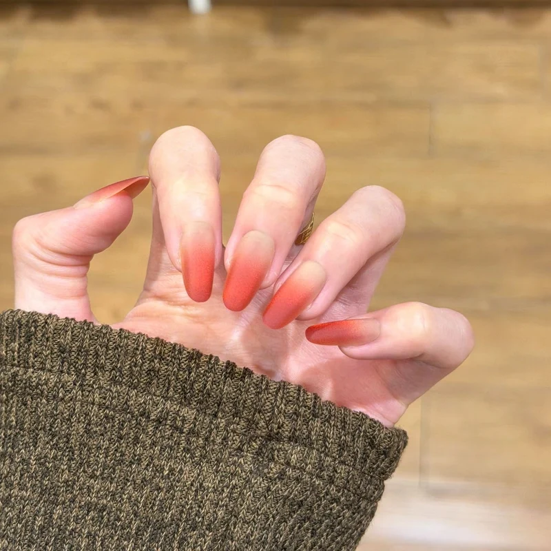 Elegante Ombre Nagelverlängerungen