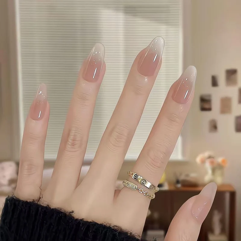Elegante Gel-Nagelerweiterungen
