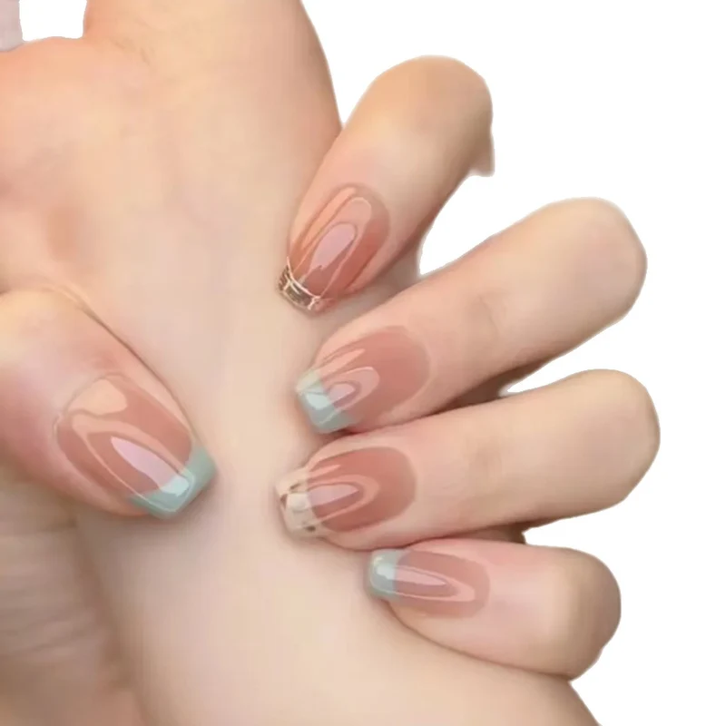Elegante französische Tipp Press-On Nagelerweiterungen