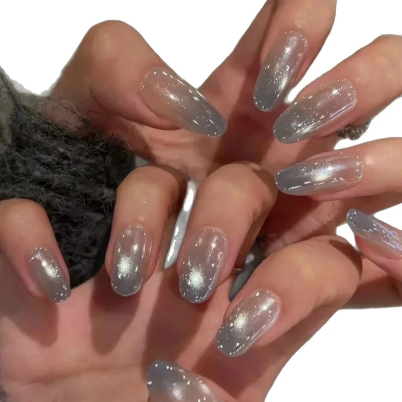 Dekorative Ombre-Nagelerweiterungen mit Glitter