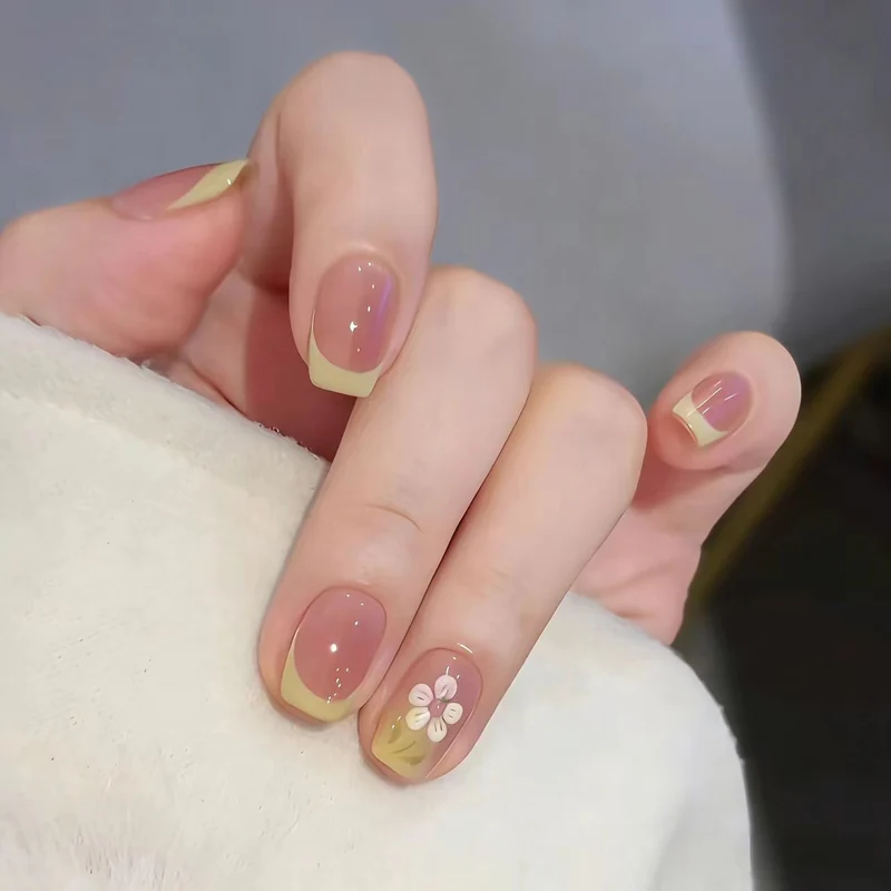 Dekorative Florale Nagelkunstverlängerungen