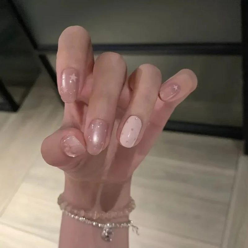 Künstlerische Sternen-Nagelkunst-Erweiterungen